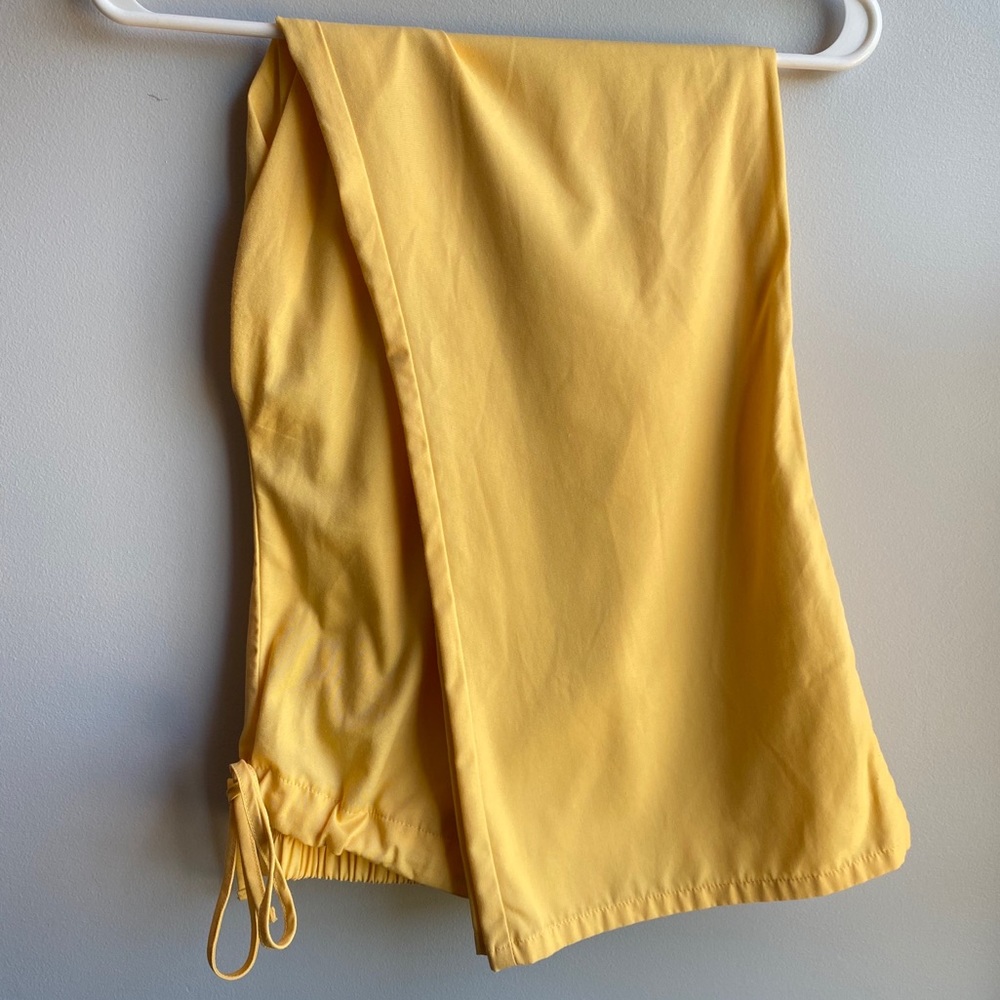 Sale! ☃️ Cherokee yellow scrub pants